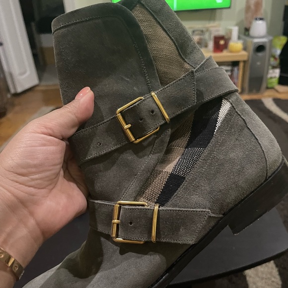 Authentic Burberry Worcester Belt Suede Boots - Picture 9 of 14